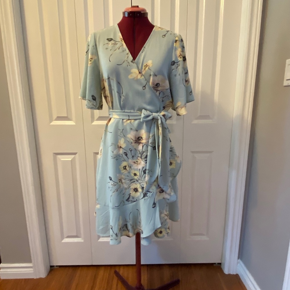 Dex Floral Wrap Dress - Size Large